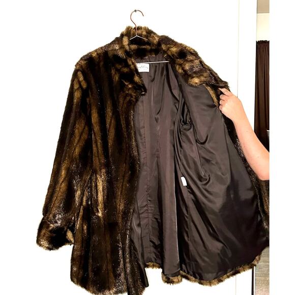 Pamela McCoy Faux Fur Light Dark Brown Color Snap Button Closure Jacket size 1X - Picture 5 of 13